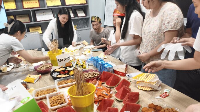 温情相聚,共贺生辰